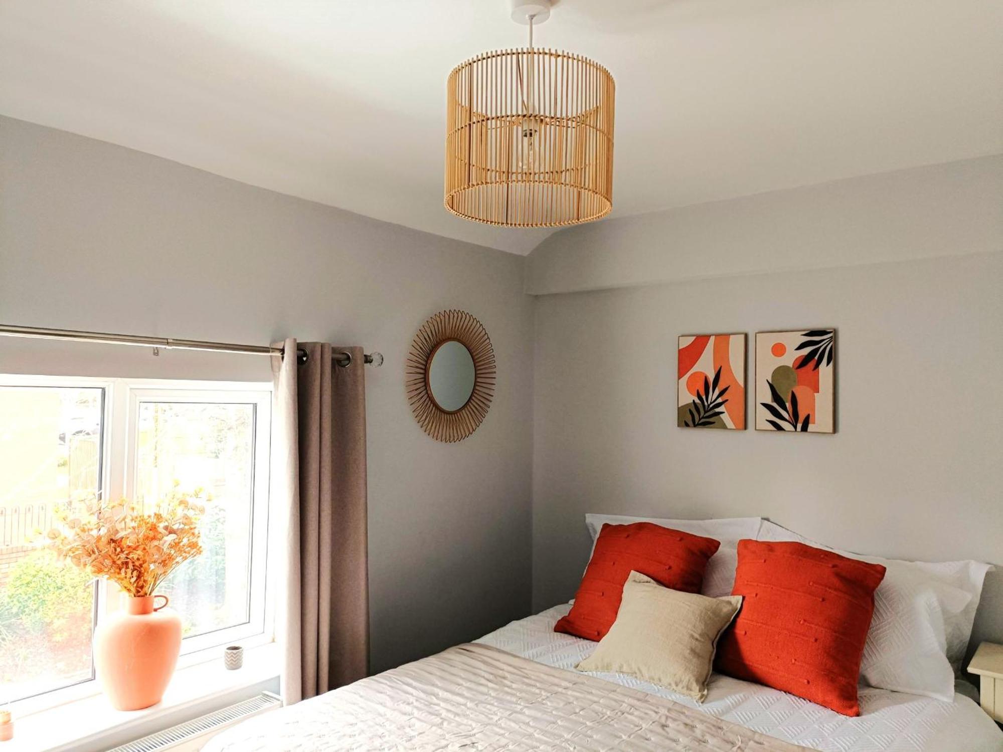Charming Terrace Home In Whitchurch 외부 사진